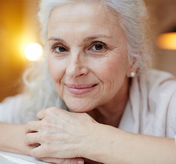 Personne âgée heureuse