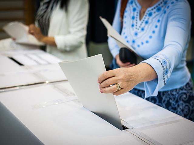 Besoin d'un chauffeur pour les elections